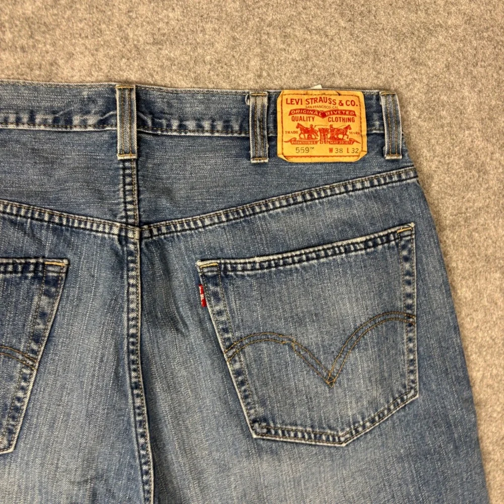 Levis 559 Relaxed Straight Jeans Mens 38x32 Blue Medium Wash Denim Pants